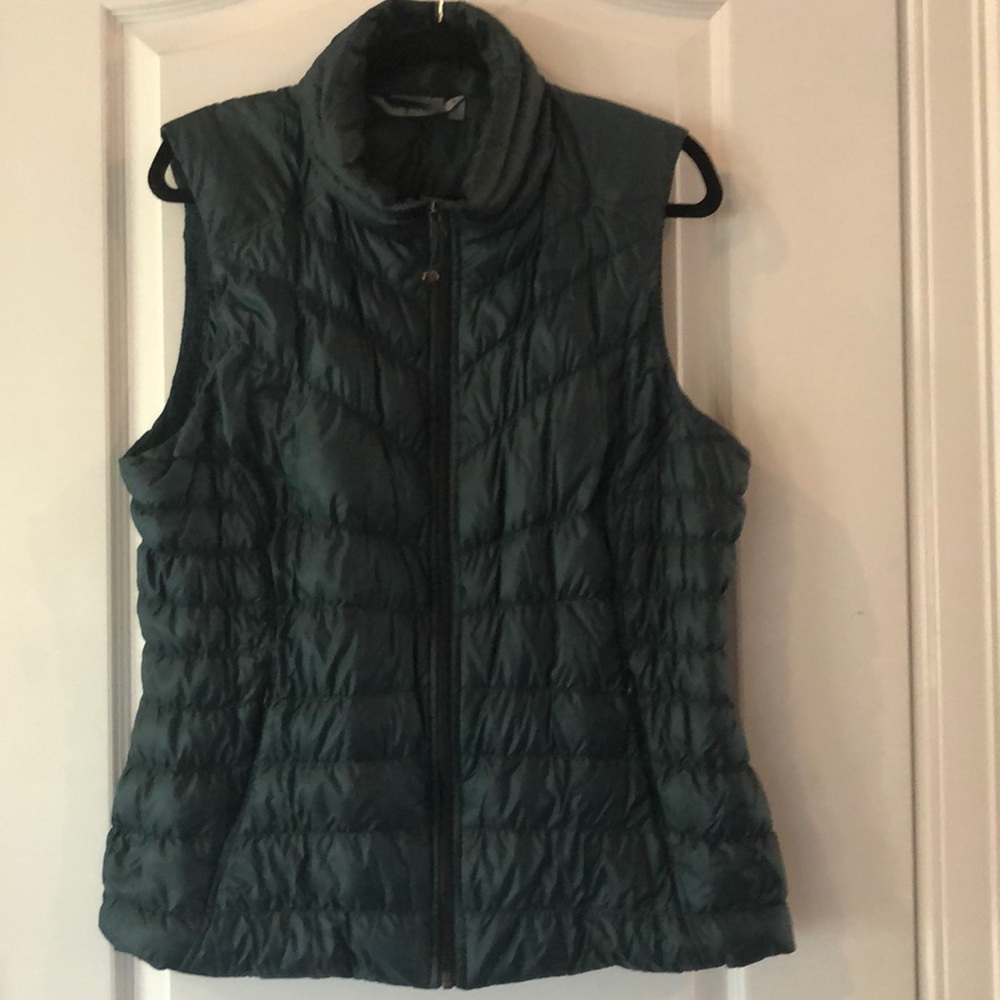 Athleta Puffer Vest